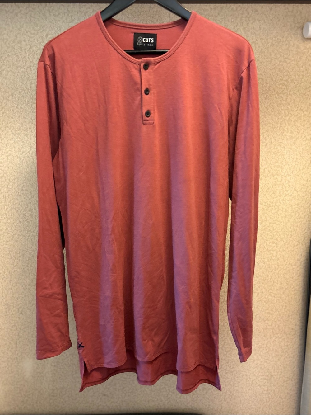 Cuts Clothing Men's Long Sleeve Henley - Rust Red